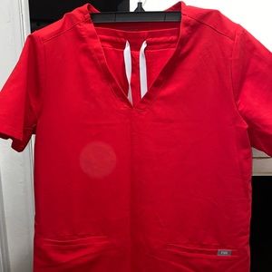 Like new, size M figs scrubs top & pants